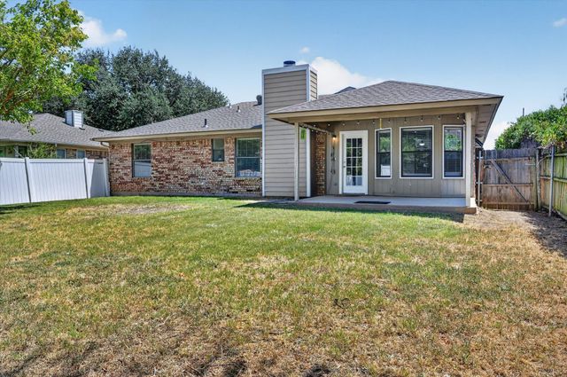 7717 Dove Court, Watauga, TX 76148