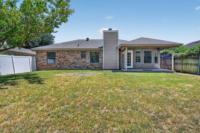 7717 Dove Court, Watauga, TX 76148