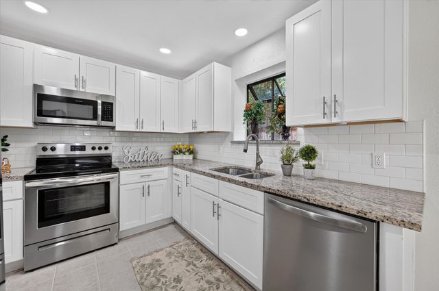 7717 Dove Court, Watauga, TX 76148