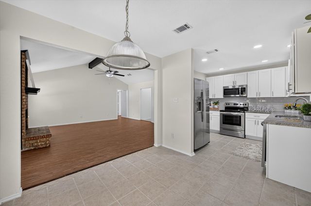 7717 Dove Court, Watauga, TX 76148