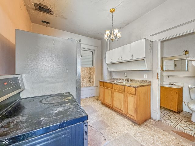 302 S Holmes Avenue, Indianapolis, IN 46222