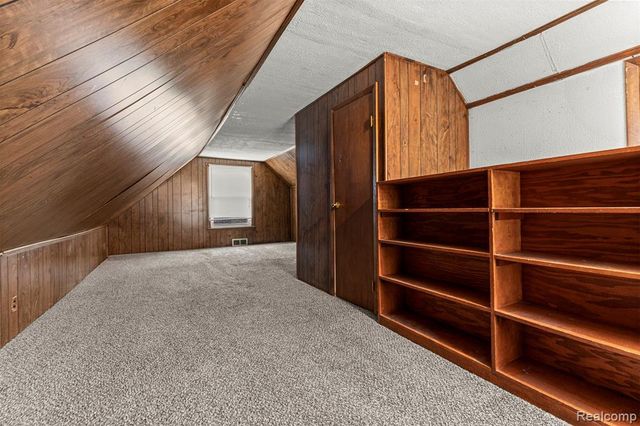 9896 Park Avenue, Allen Park, MI 48101