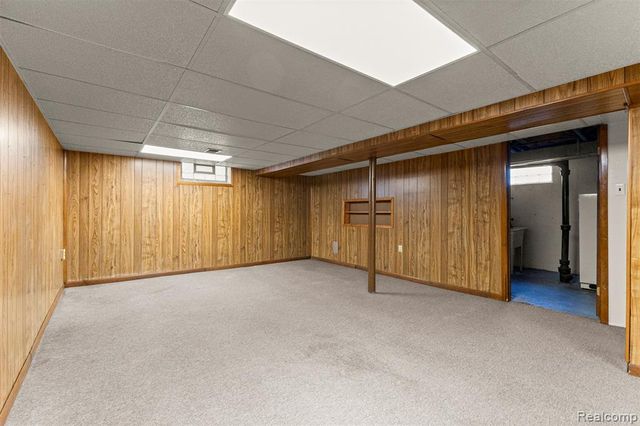 9896 Park Avenue, Allen Park, MI 48101