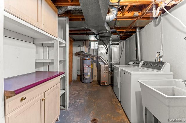 9896 Park Avenue, Allen Park, MI 48101