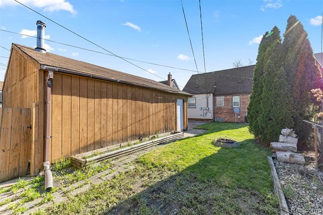 9896 Park Avenue, Allen Park, MI 48101