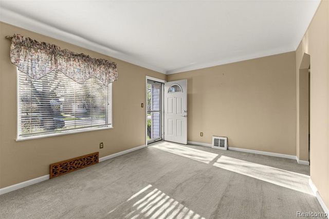 9896 Park Avenue, Allen Park, MI 48101