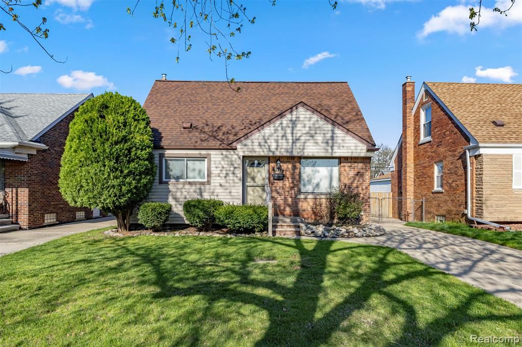 9896 Park Avenue, Allen Park, MI 48101