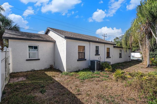 1702 E KNOLLWOOD STREET, Tampa, FL 33610