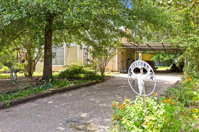 1383 Bailey Cutoff, Marshall, TX 75670