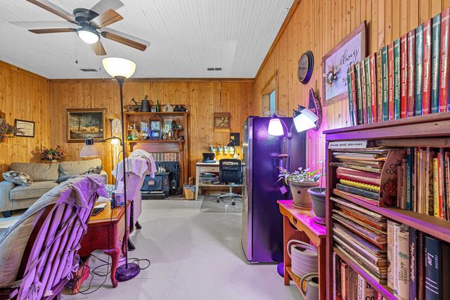 1383 Bailey Cutoff, Marshall, TX 75670