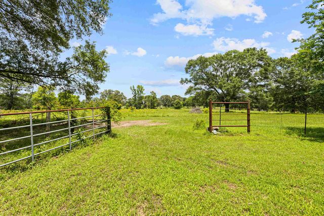 1383 Bailey Cutoff, Marshall, TX 75670