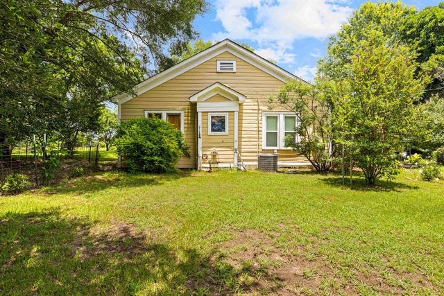 1383 Bailey Cutoff, Marshall, TX 75670