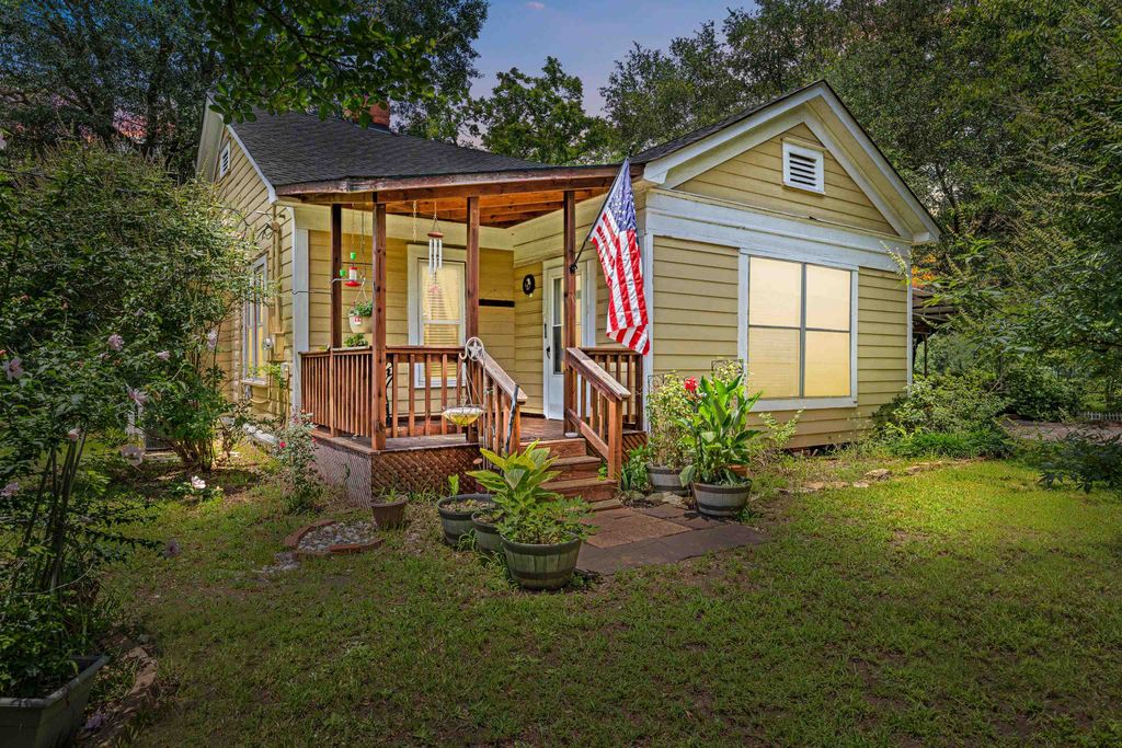 1383 Bailey Cutoff, Marshall, TX 75670