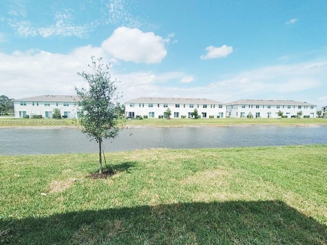 535 SE Rivergrass St 535, Port St. Lucie, FL 34984