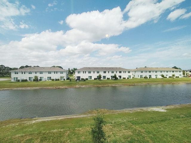 535 SE Rivergrass St 535, Port St. Lucie, FL 34984