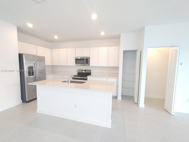 535 SE Rivergrass St 535, Port St. Lucie, FL 34984
