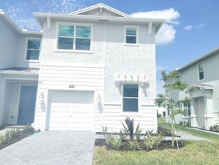 535 SE Rivergrass St 535, Port St. Lucie, FL 34984
