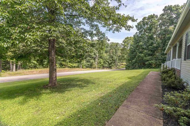 262 COUNTRYWOOD DR, Selmer, TN 38375
