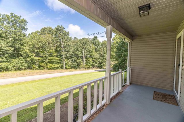 262 COUNTRYWOOD DR, Selmer, TN 38375