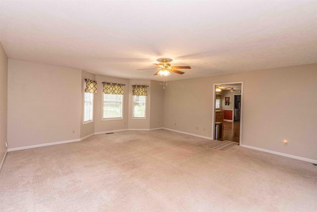 262 COUNTRYWOOD DR, Selmer, TN 38375