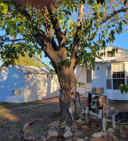 1007 Lackey Street, Brownwood, TX 76801