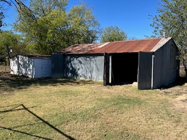 1007 Lackey Street, Brownwood, TX 76801