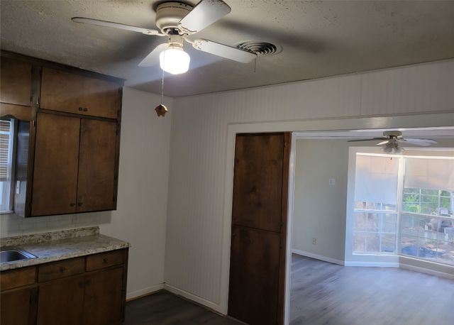 1007 Lackey Street, Brownwood, TX 76801