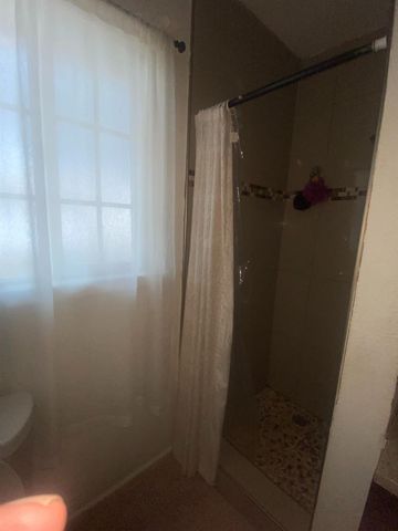 2037 S Hazelwood Boulevard, Fresno, CA 93702