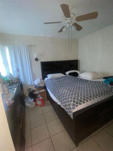 2037 S Hazelwood Boulevard, Fresno, CA 93702