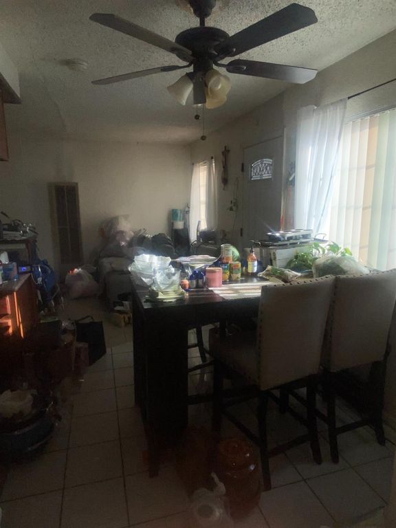 Image 4 of property listing at 2037 S Hazelwood Boulevard, Fresno, CA 93702