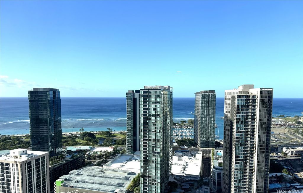 1009 Kapiolani Boulevard 4707, Honolulu, HI 96814