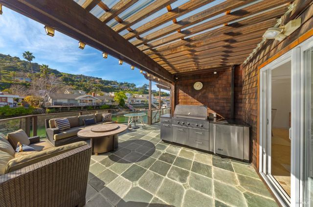 217 Jamaica St, Tiburon, CA 94920