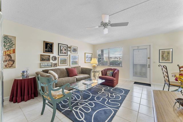 3027 Guildford B, Boca Raton, FL 33434