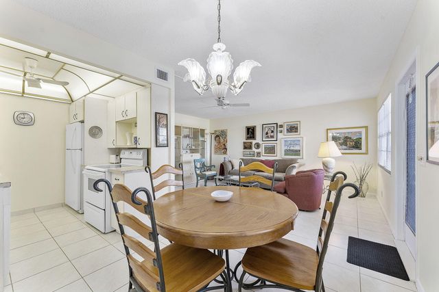 3027 Guildford B, Boca Raton, FL 33434