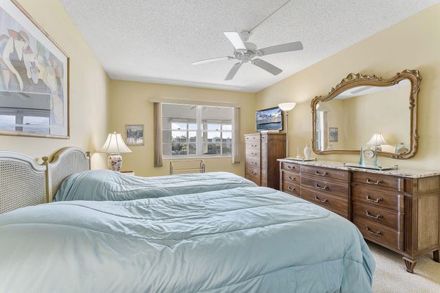 3027 Guildford B, Boca Raton, FL 33434