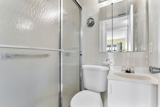 3027 Guildford B, Boca Raton, FL 33434