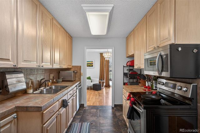 2284 S Sherman Street, Denver, CO 80210