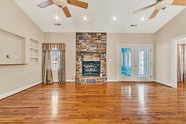 405 Dawnridge DR, Vinton, VA 24179