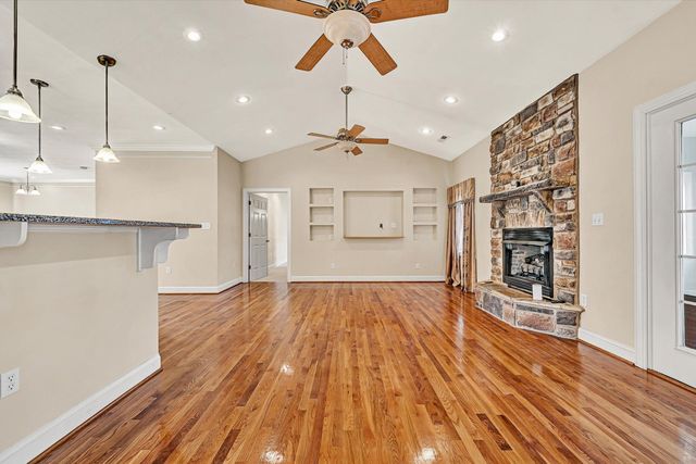 405 Dawnridge DR, Vinton, VA 24179