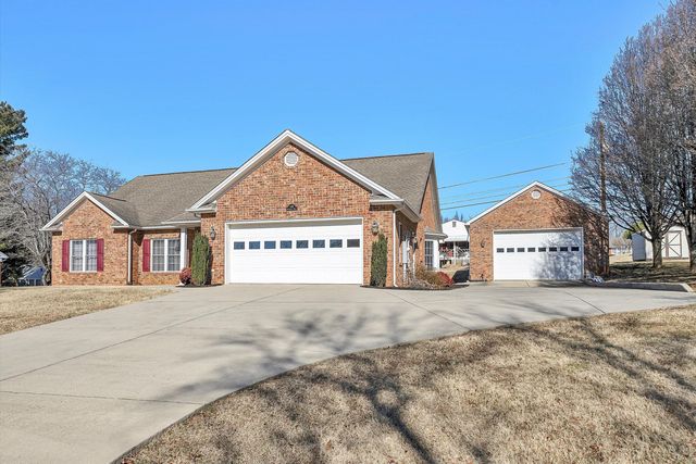 405 Dawnridge DR, Vinton, VA 24179