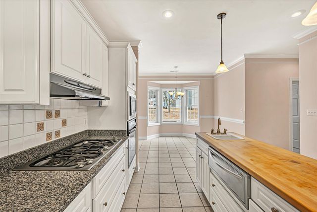 405 Dawnridge DR, Vinton, VA 24179