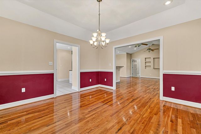 405 Dawnridge DR, Vinton, VA 24179