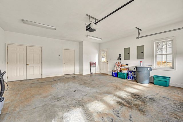 405 Dawnridge DR, Vinton, VA 24179