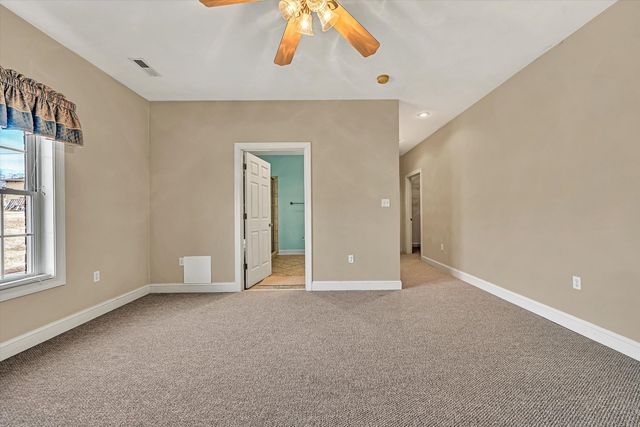 405 Dawnridge DR, Vinton, VA 24179