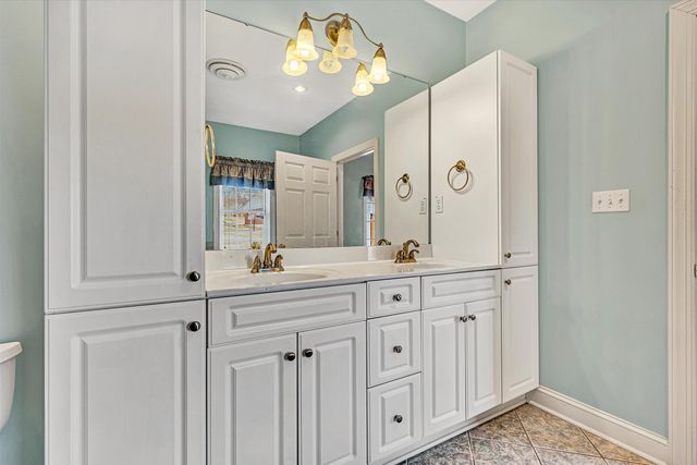 405 Dawnridge DR, Vinton, VA 24179