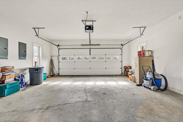 405 Dawnridge DR, Vinton, VA 24179