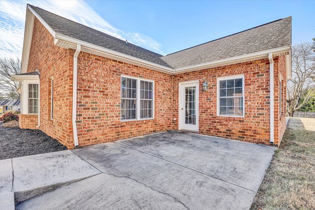 405 Dawnridge DR, Vinton, VA 24179