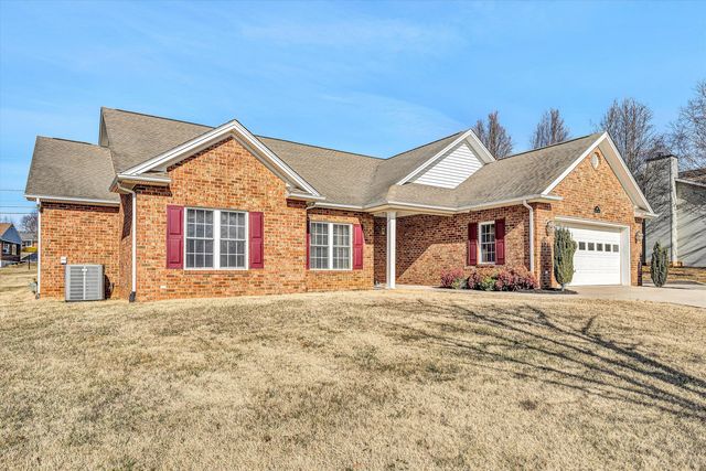 405 Dawnridge DR, Vinton, VA 24179