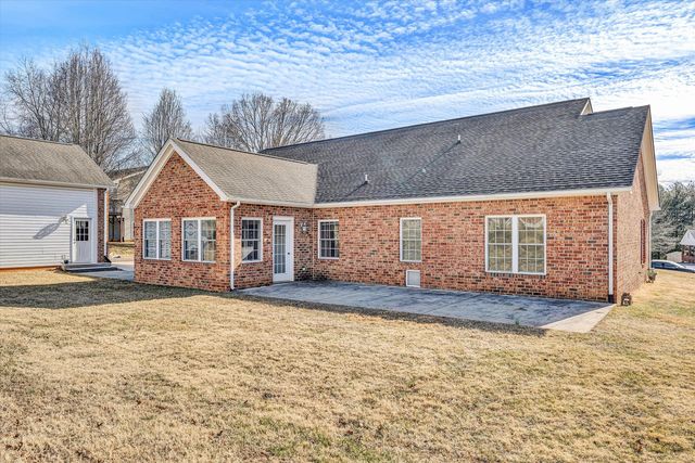 405 Dawnridge DR, Vinton, VA 24179