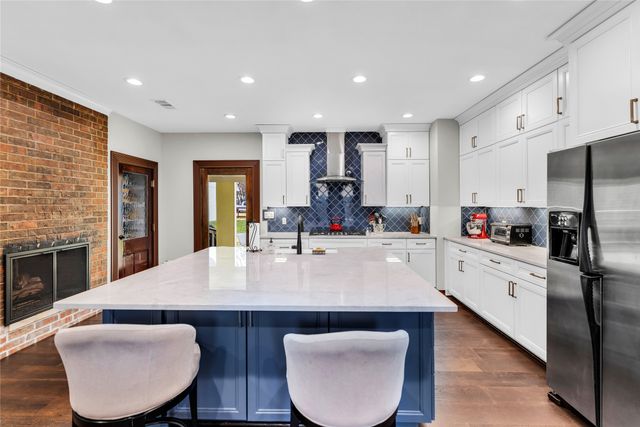 304 N Church Street, Pilot Point, TX 76258